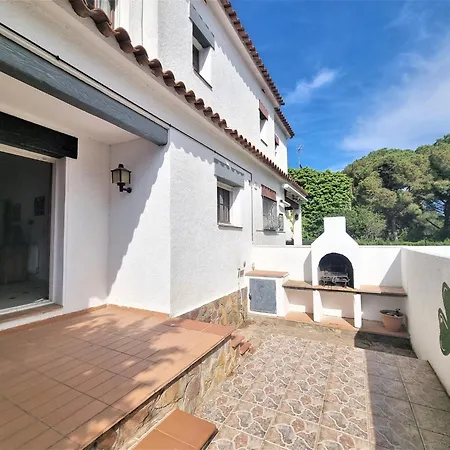 Beautiful With Communal Pool Villa *