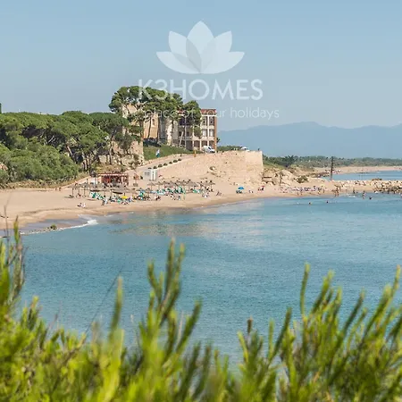 Beautiful With Communal Pool Villa
