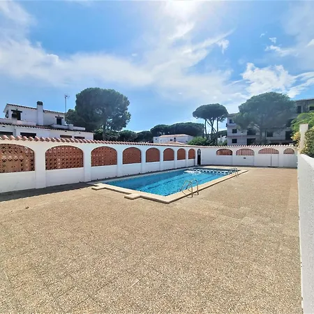 Beautiful With Communal Pool Villa